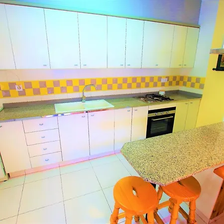 V&v Lloret: Beachside With Private Pool * Lloret de Mar