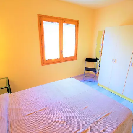 V&v Lloret: Beachside With Private Pool