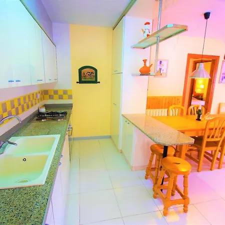 V&v Lloret: Beachside With Private Pool Lloret de Mar